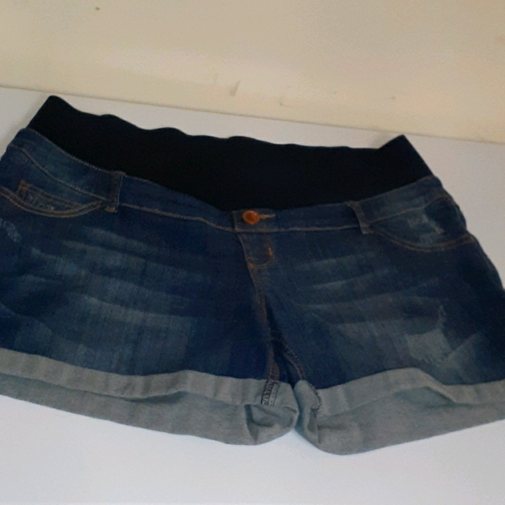 THYME Maternity Jean Shorts